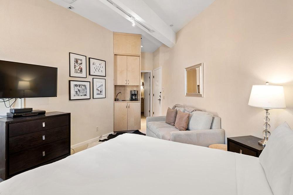 Independence Square 304, Stylish Hotel Room With Downtown Views & Great Location Аспен Экстерьер фото